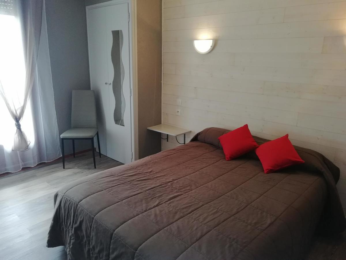Hotel L'Oustalet Font-Romeu-Odeillo-Via Bagian luar foto