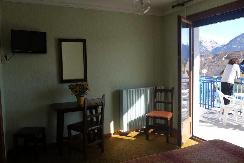 Hotel L'Oustalet Font-Romeu-Odeillo-Via Bagian luar foto