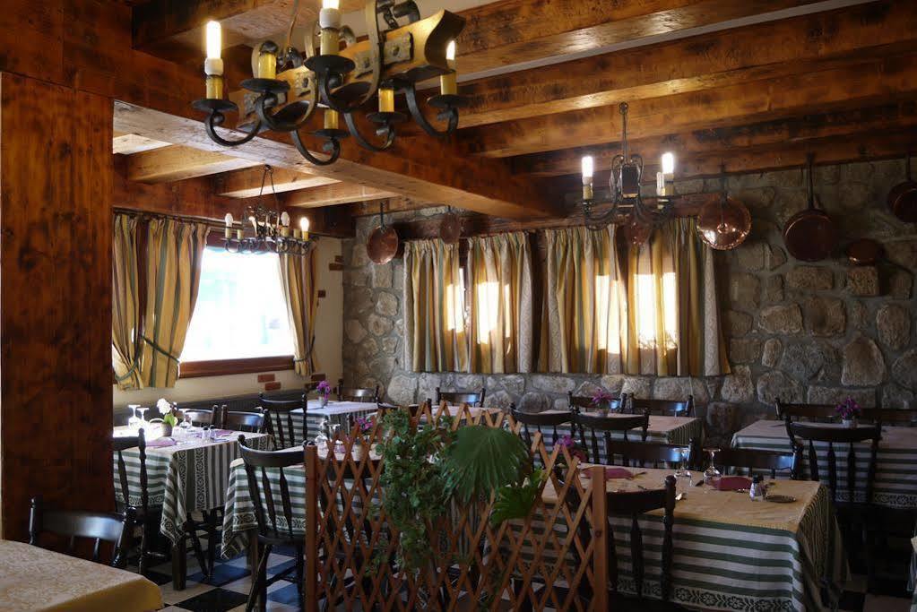 Hotel L'Oustalet Font-Romeu-Odeillo-Via Bagian luar foto